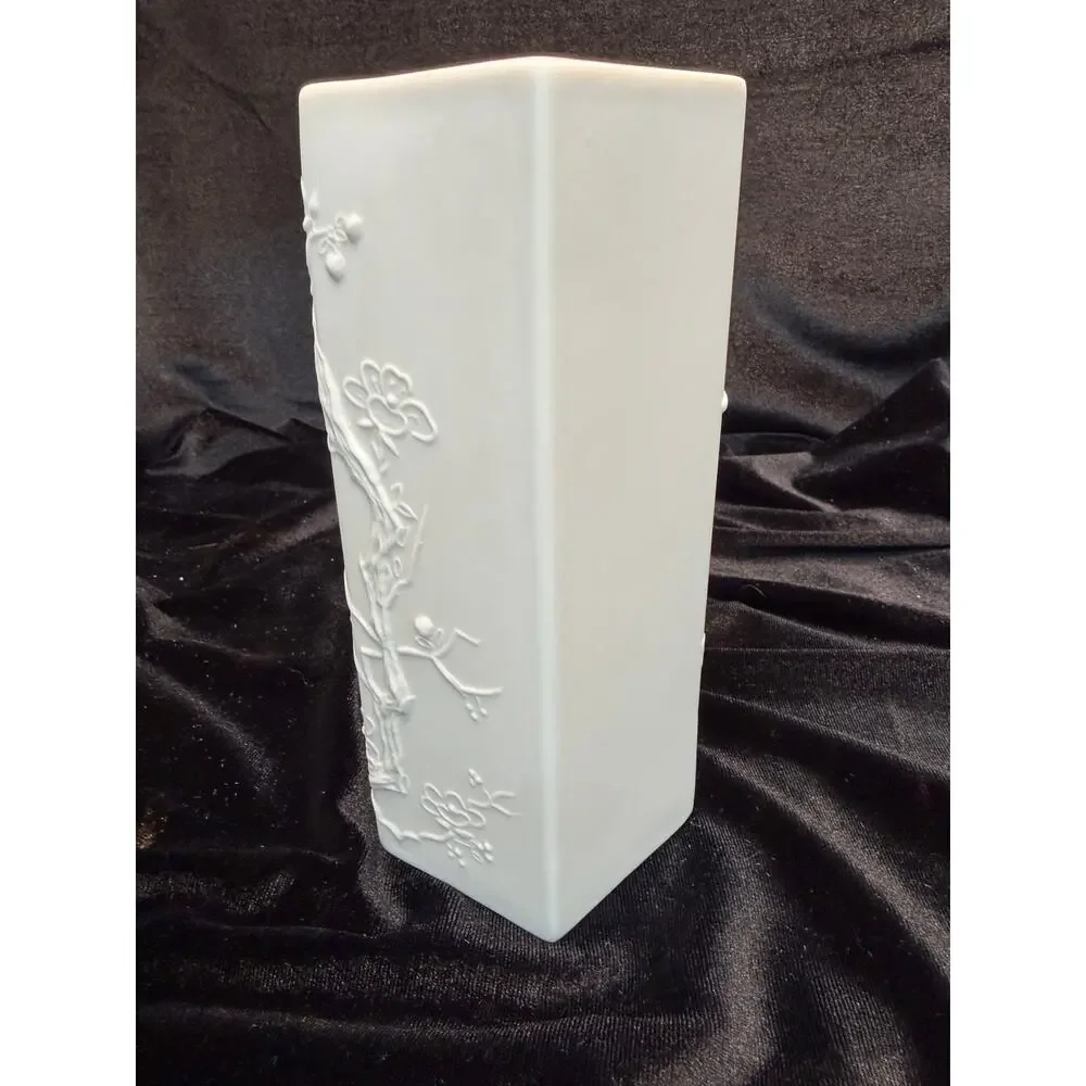 Vintage Matte Bisque Porcelain Butterfly & Cherry Blossom Hexagon Vase 7